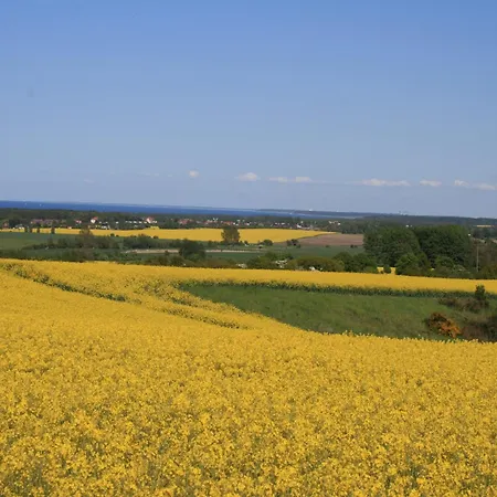 Idyllic In Bastorf With Balcony Appartamento *